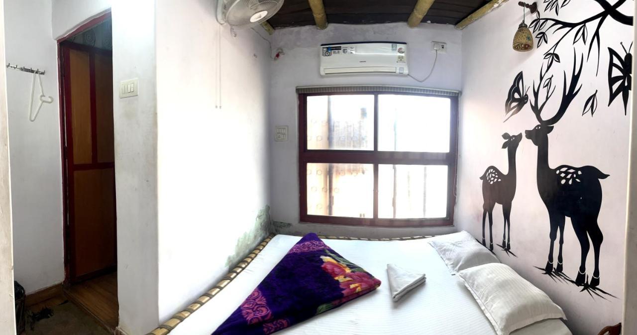 Shri Guest House Варанаси Экстерьер фото