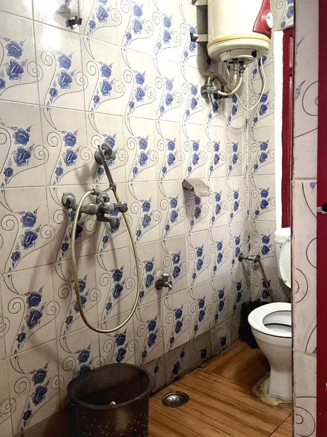 Shri Guest House Варанаси Экстерьер фото