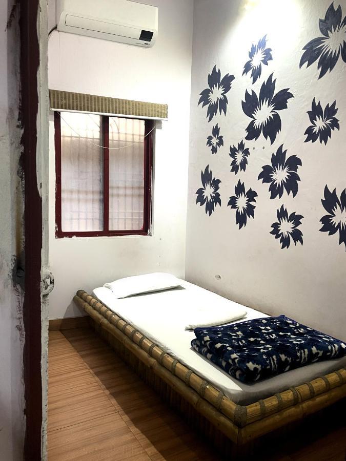 Shri Guest House Варанаси Экстерьер фото