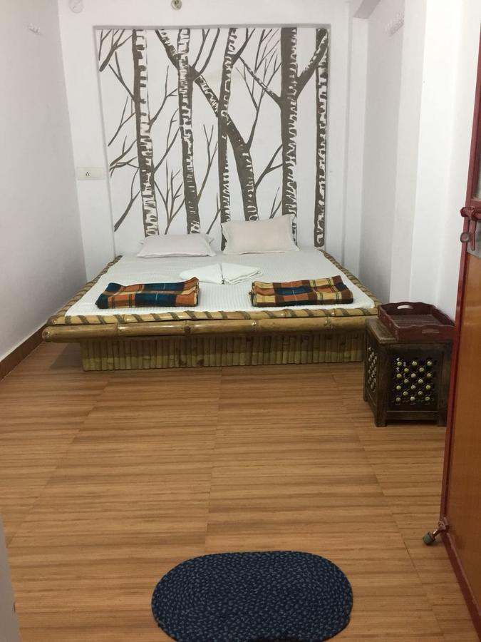 Shri Guest House Варанаси Экстерьер фото